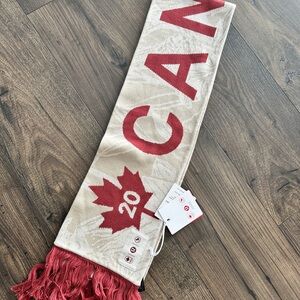 Lululemon team Canada BNWT Olympic scarf